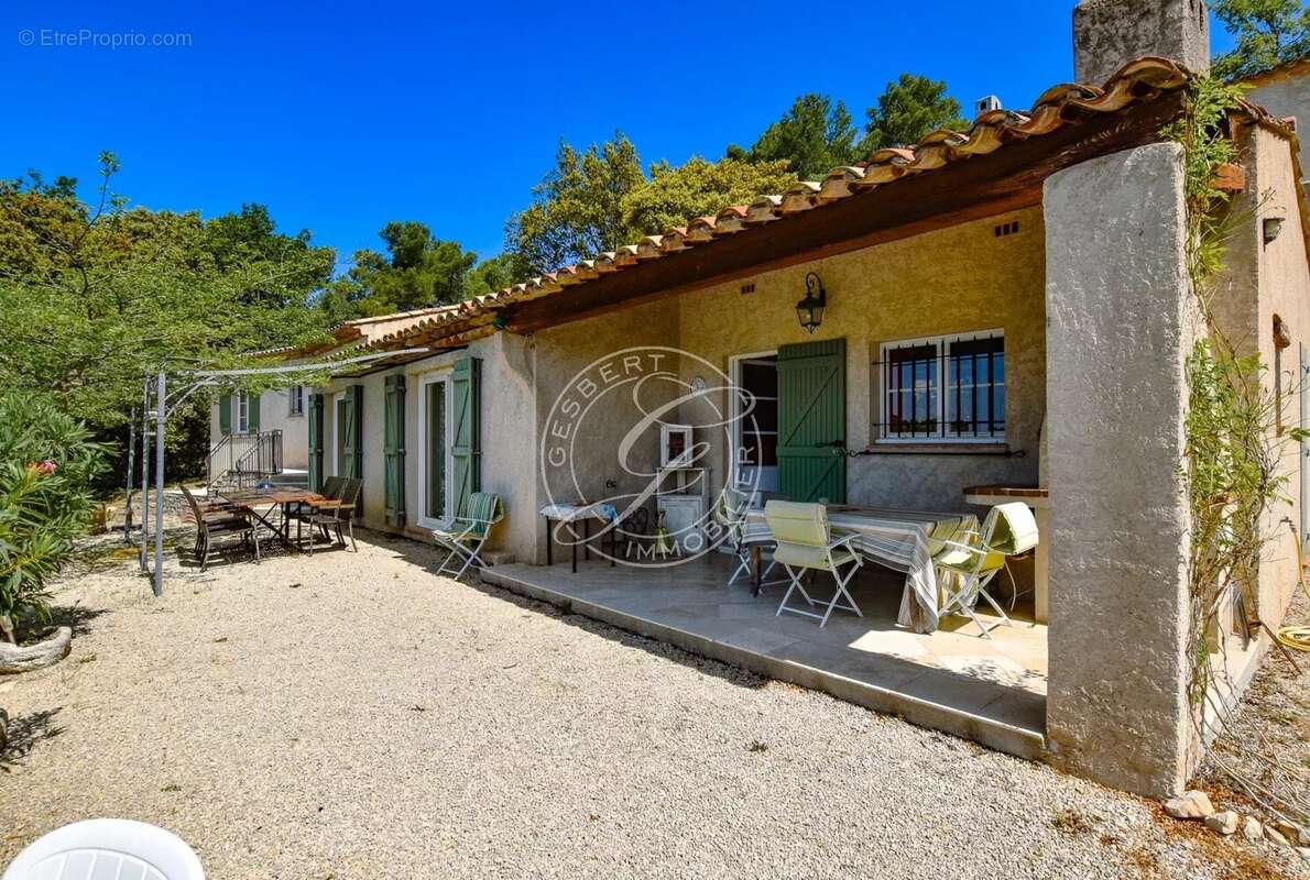 Maison à TOURTOUR