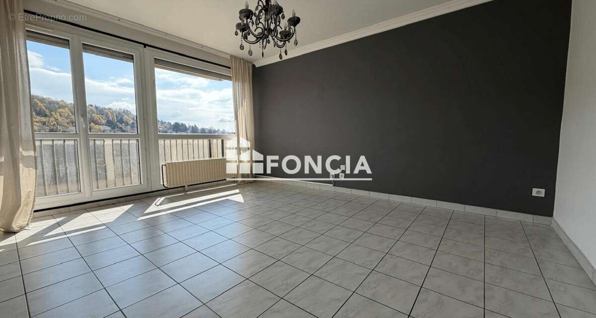 Appartement à BOURGOIN-JALLIEU