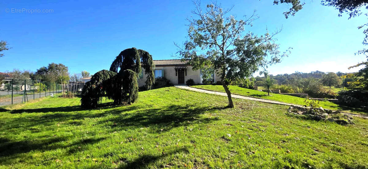 Maison à MONTDRAGON