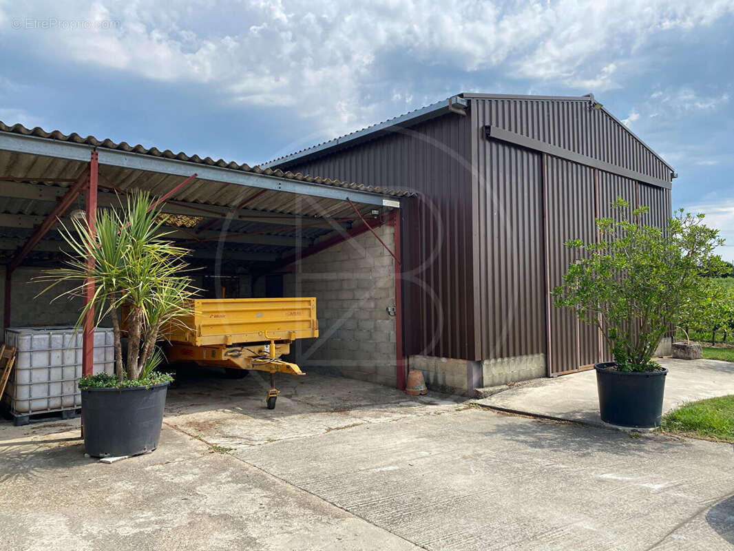 Emplacement exceptionel pour cette maison en pierre avec 4 ha au tour - photo 5