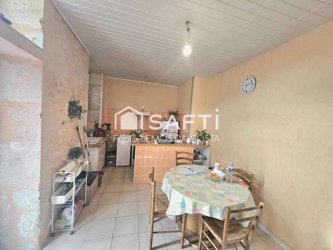 Appartement 570 m² à Gondrin  - photo 5