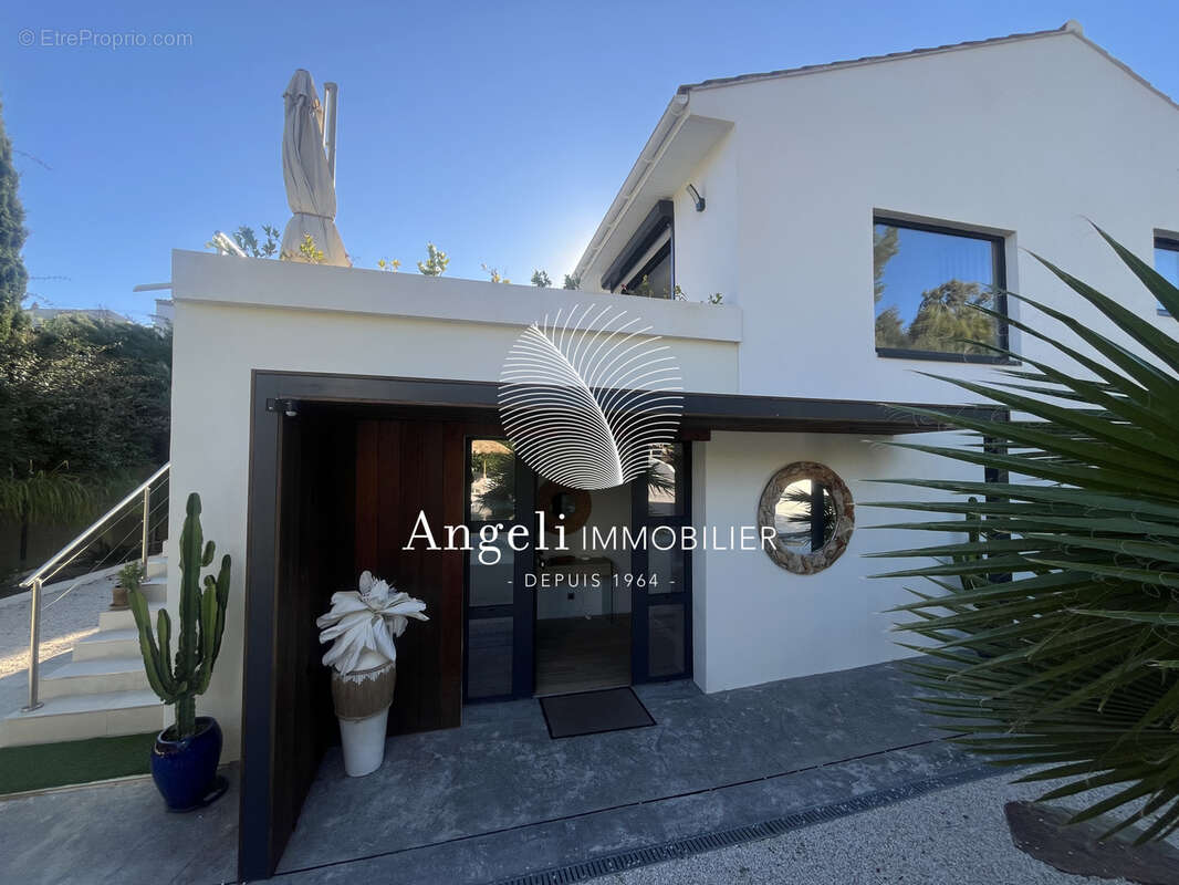 Maison à FREJUS