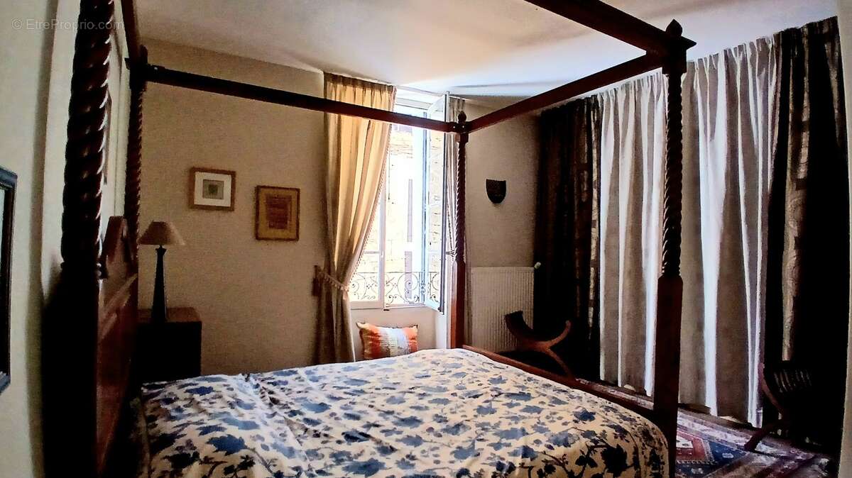 Maison à VILLEMAGNE-L&#039;ARGENTIERE