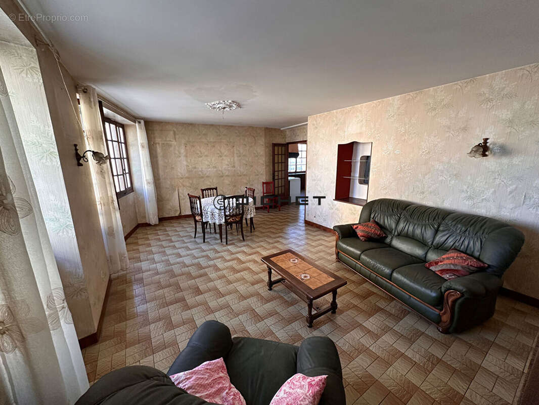 Maison à NEGRONDES