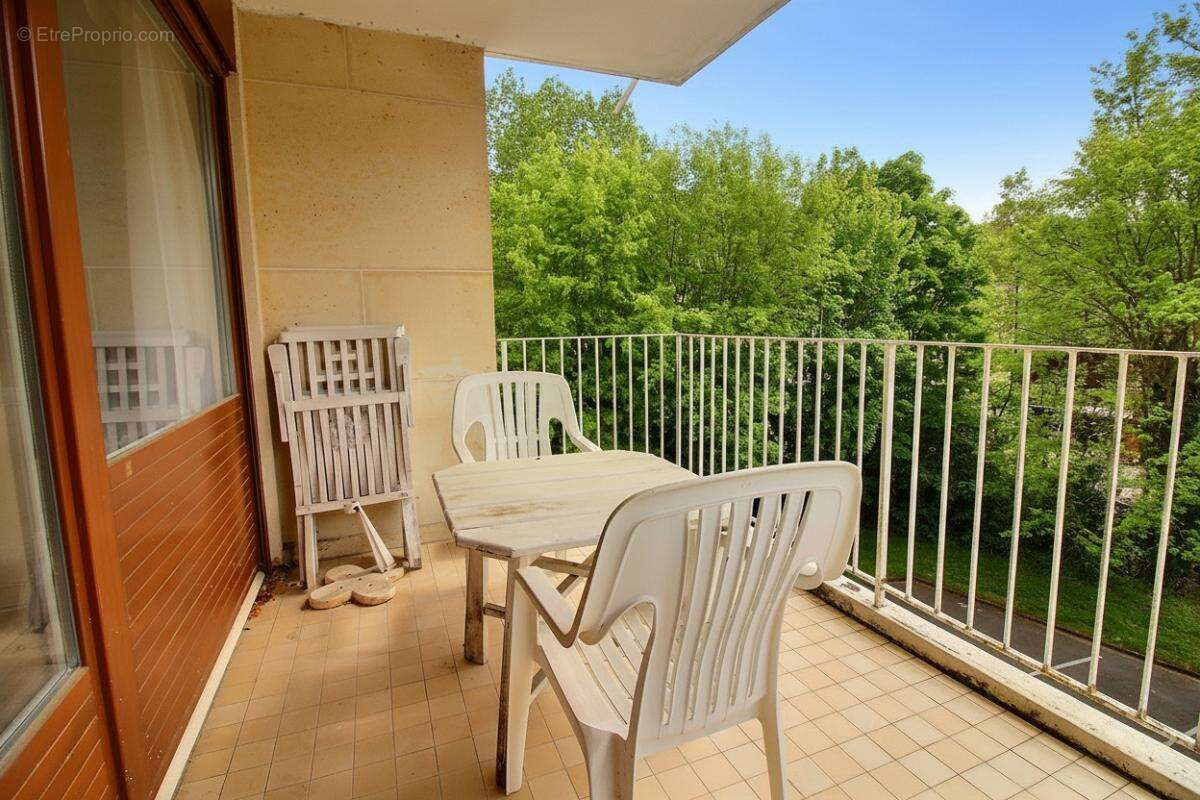 Appartement à BURES-SUR-YVETTE