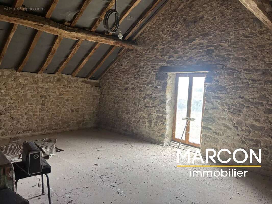 Maison à ARNAC-LA-POSTE