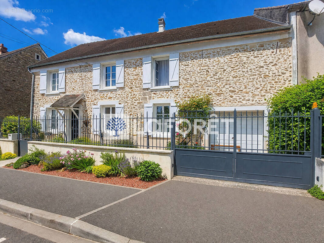 Maison à ROZAY-EN-BRIE