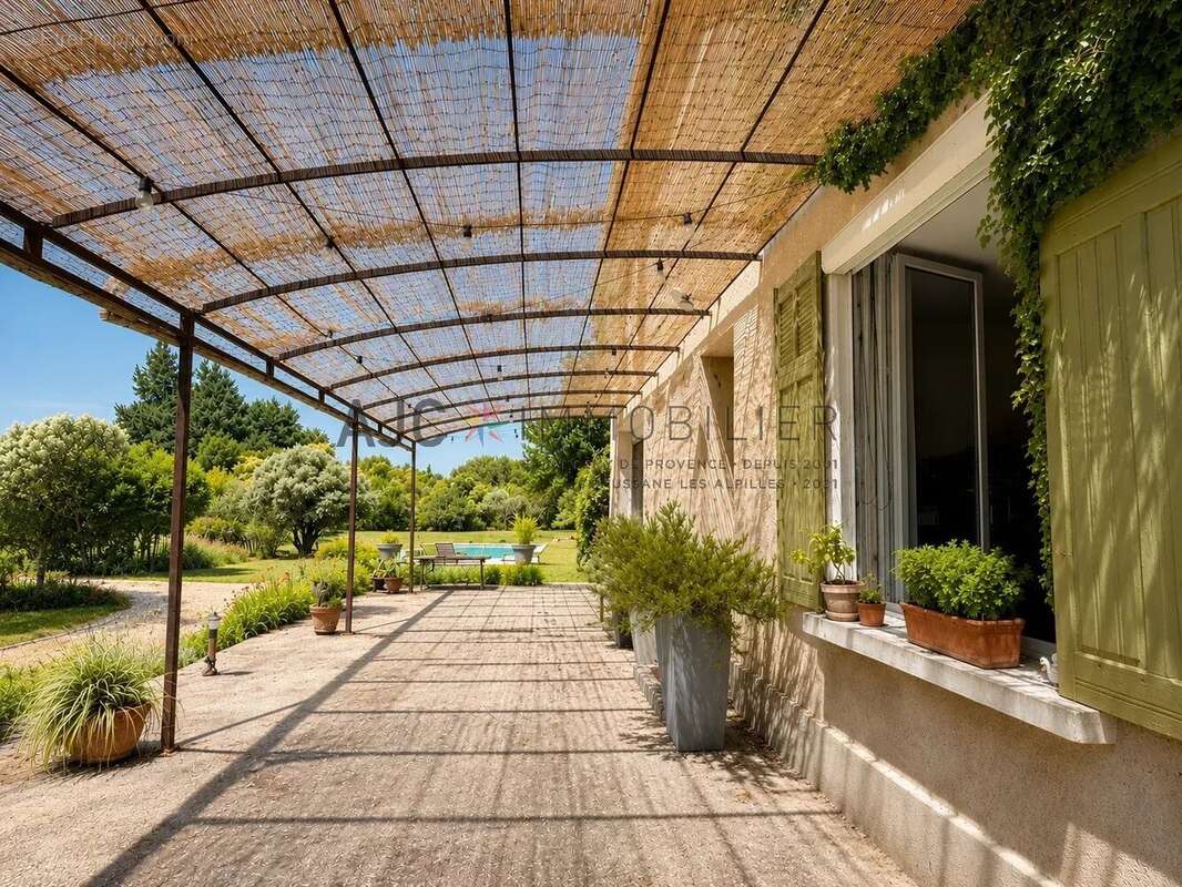 Mas provençal de 230 m² sur plus de 5 600 m² de terrain - photo 3