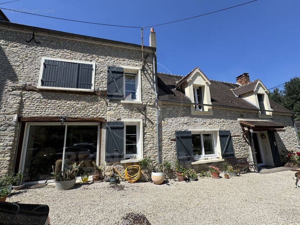 Maison 163 m² à Chalo-Saint-Mars  - photo 4