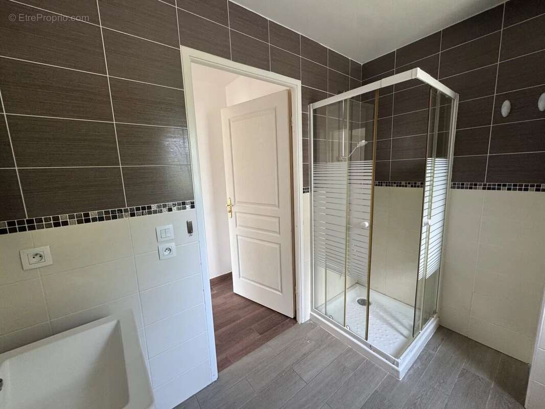 Appartement à LE PLESSIS-TREVISE
