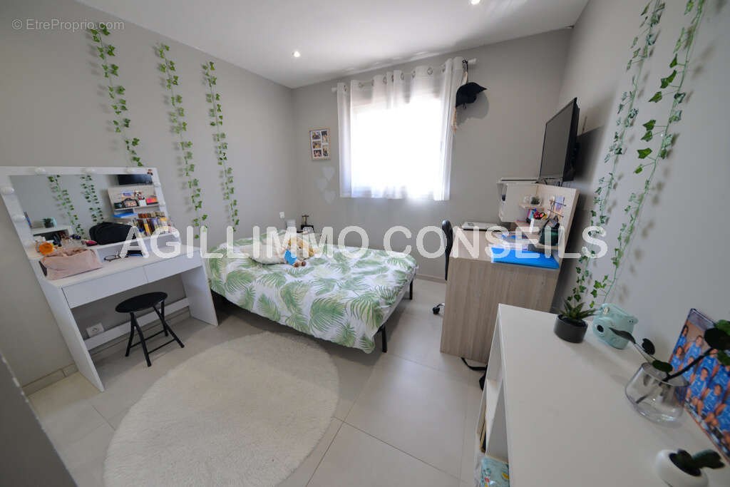 Maison à PUGET-SUR-ARGENS