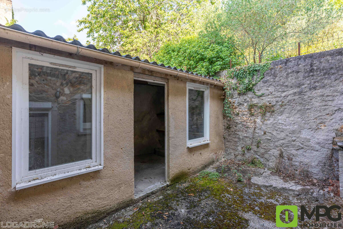 A fumel, ensemble immobilier avec deux appartements et un garage - photo 11