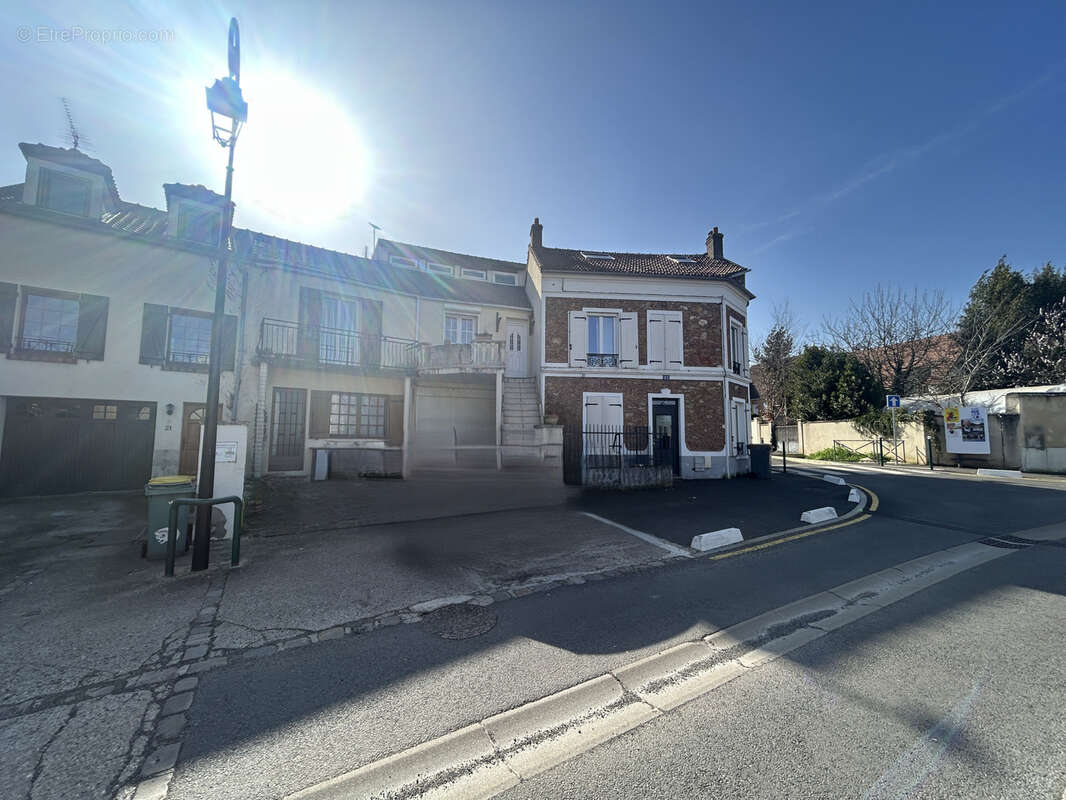 Maison à SAULX-LES-CHARTREUX