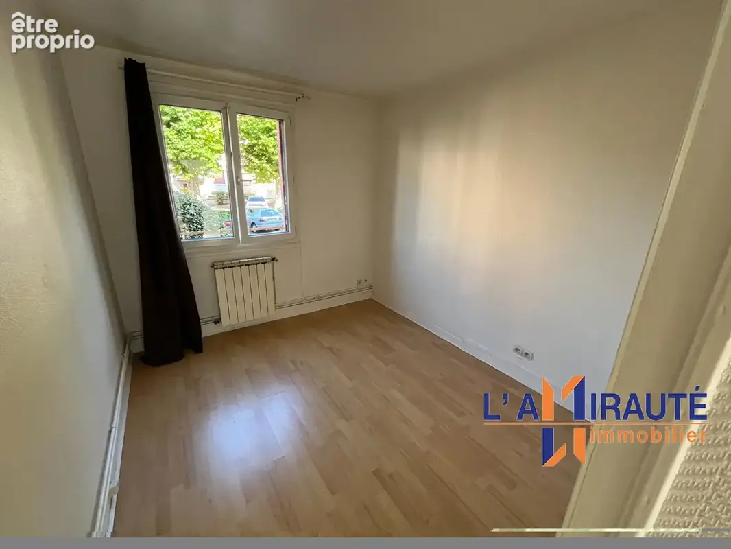 Appartement à LE MESNIL-LE-ROI