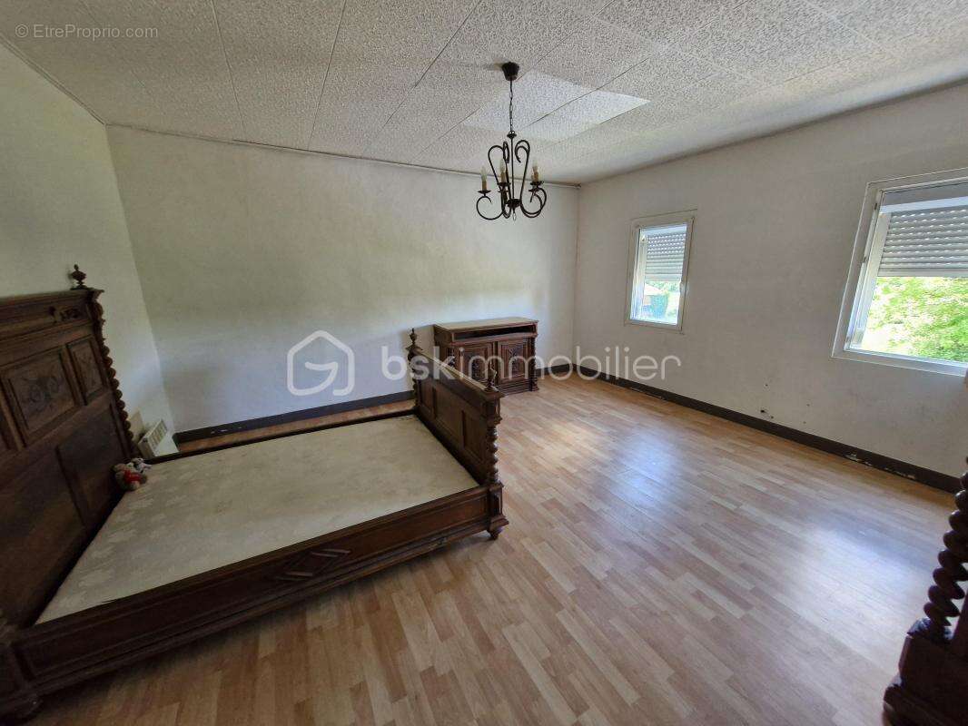 Maison à EYGURANDE-ET-GARDEDEUIL