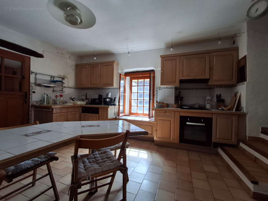 Maison à DIO-ET-VALQUIERES