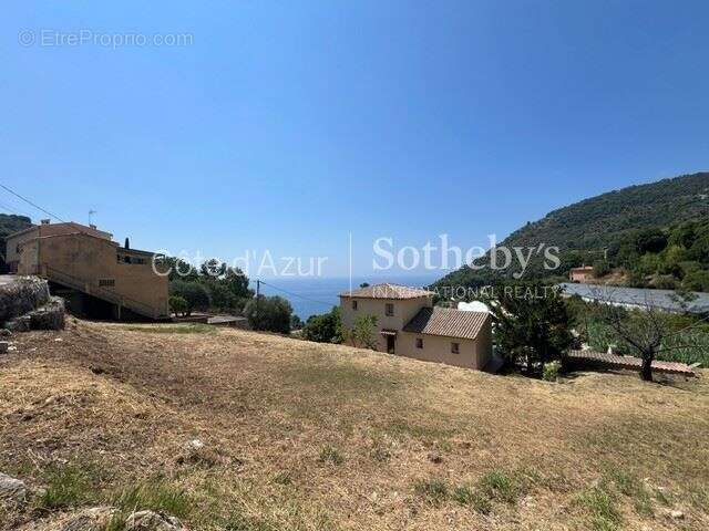 Saint-Laurent-d’Èze : Terrain constructible 988 m² proche Monaco - Projet villa - photo 4