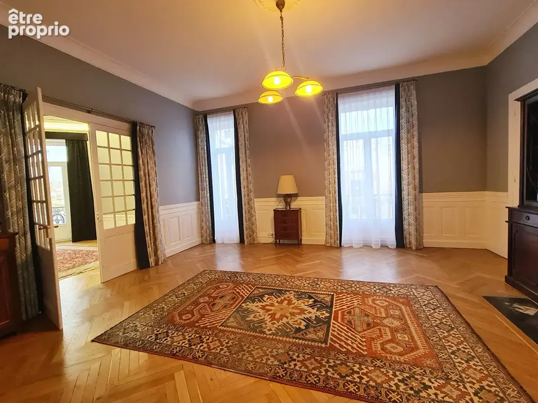 Rare, Superbe appartement haussmannien, secteur Chateaucreux - photo 2