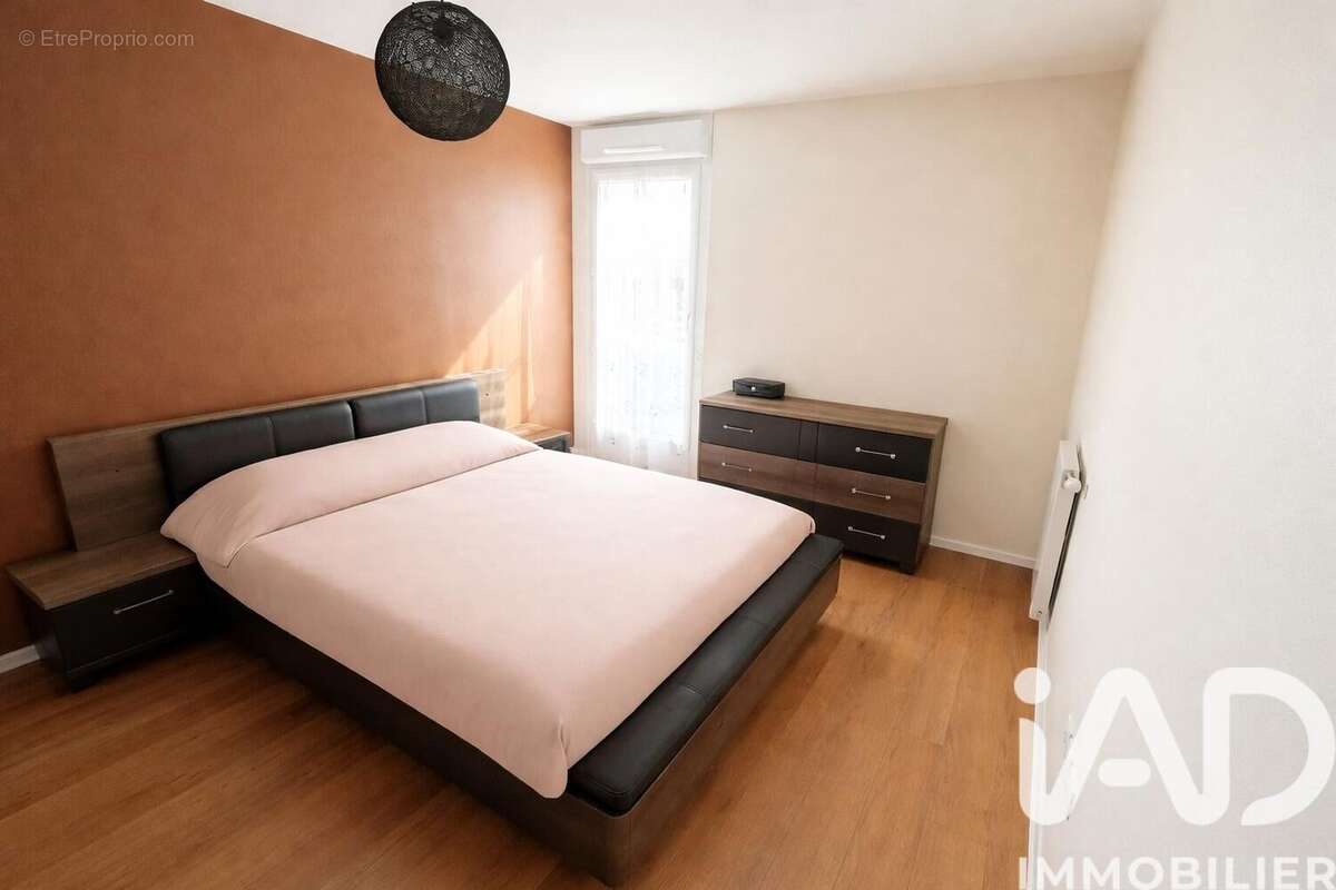 Photo 8 - Appartement à LE PLESSIS-BOUCHARD