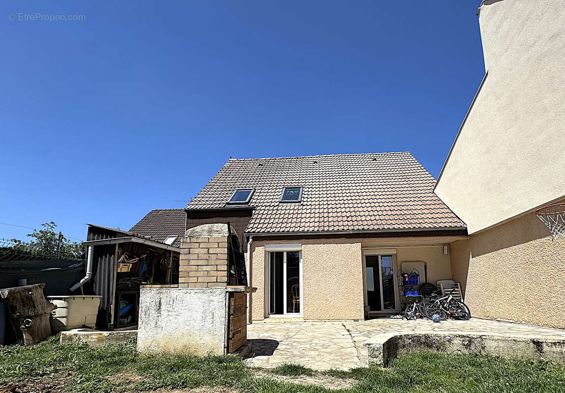 Maison à VEMARS