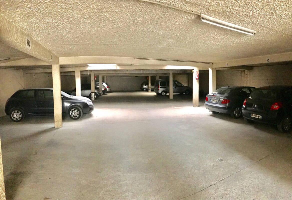 Parking à LIBOURNE