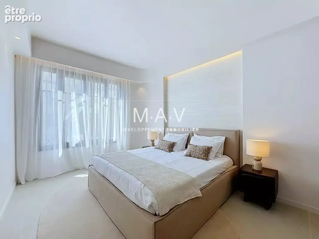 Nice/victor hugo - appartement 3 pièces 87 m2 luxueusement rénové balcon au calme - photo 11