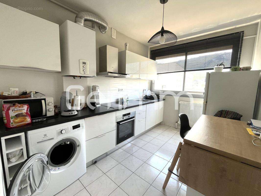 Appartement à FONTAINE