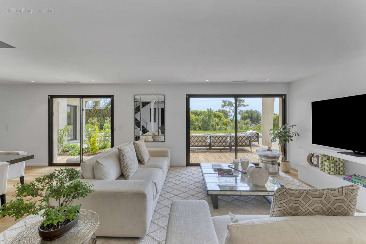 Appartement à LE CANNET