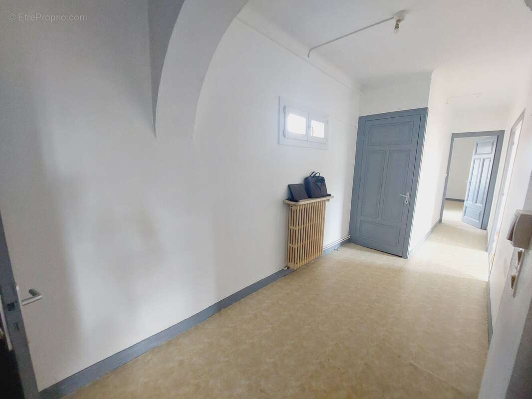 Photo 6 - Appartement à SAINT-PRIEST-EN-JAREZ