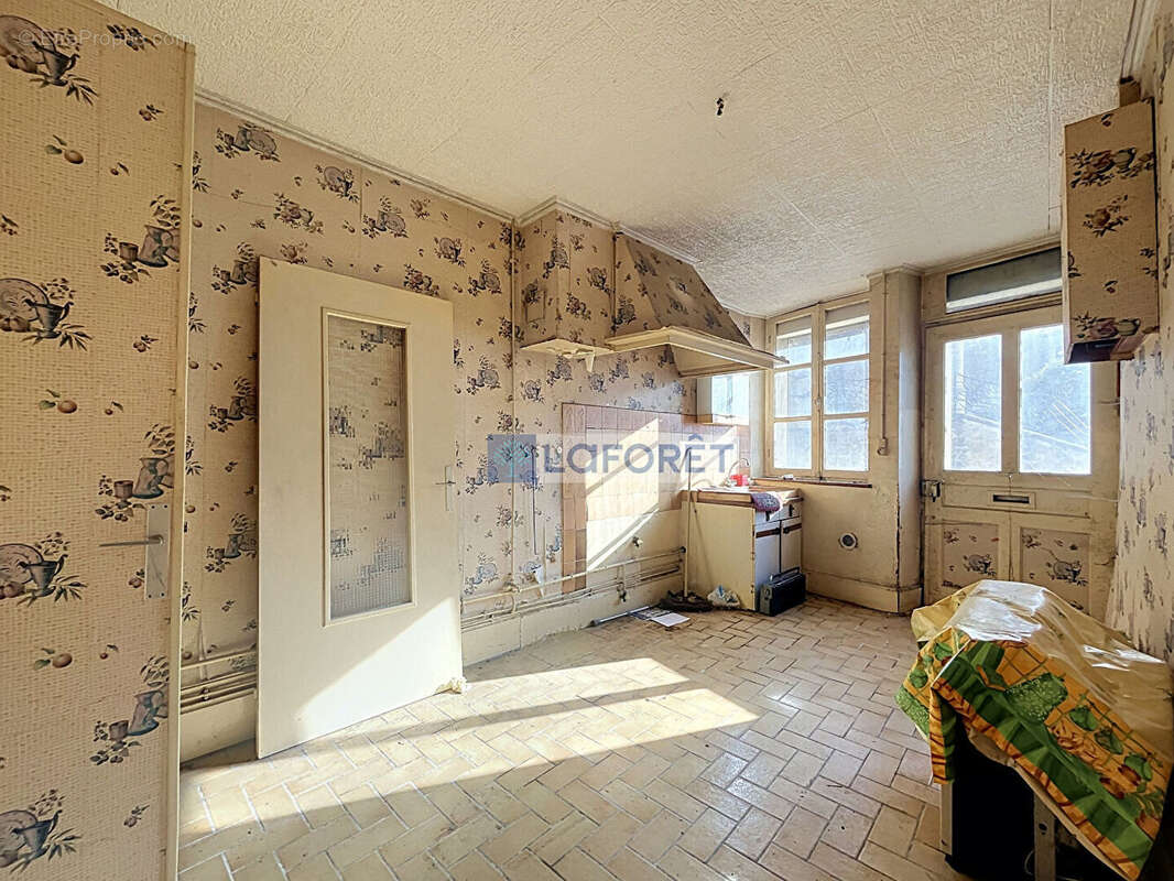 Maison à SUZANNECOURT