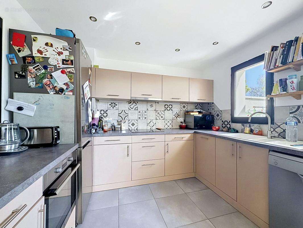 Appartement à VOISINS-LE-BRETONNEUX