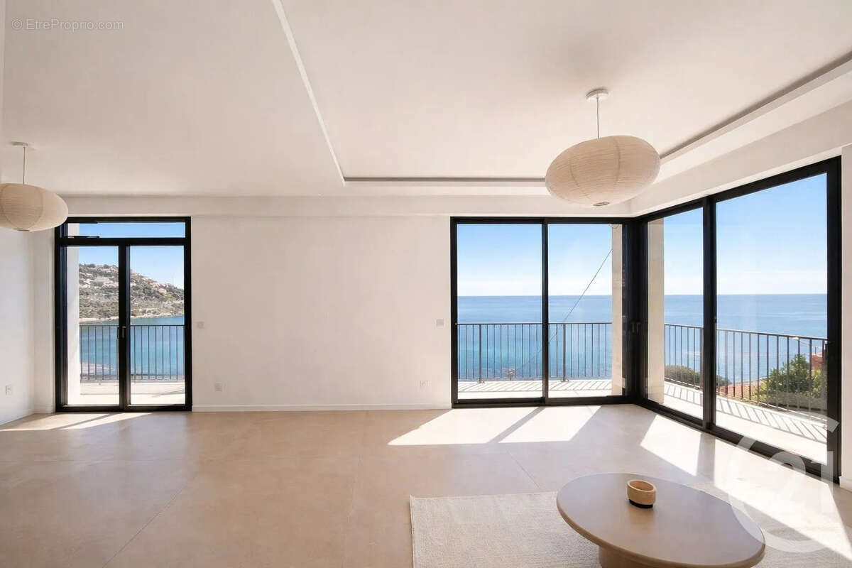 Appartement à ROQUEBRUNE-CAP-MARTIN