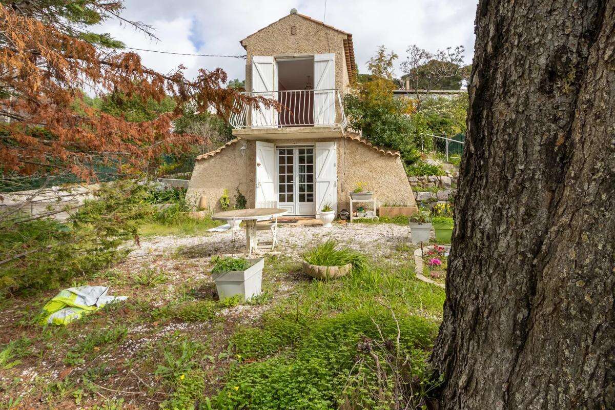 Maison à CARQUEIRANNE