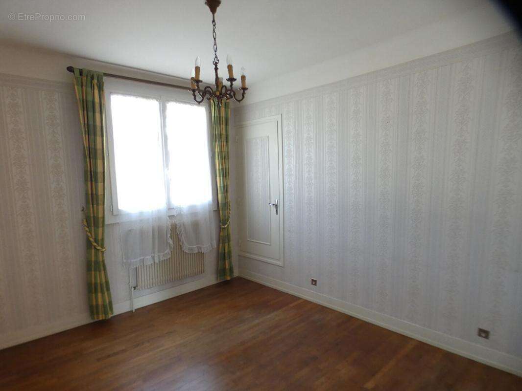 Maison à TERRASSON-LAVILLEDIEU