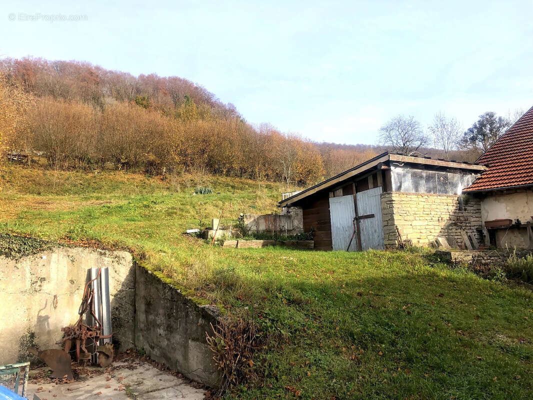 Maison à VYT-LES-BELVOIR