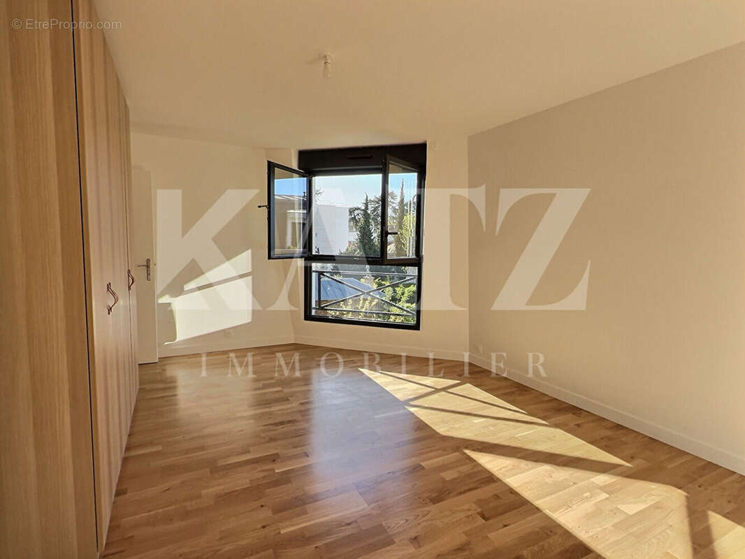 Appartement à GARCHES