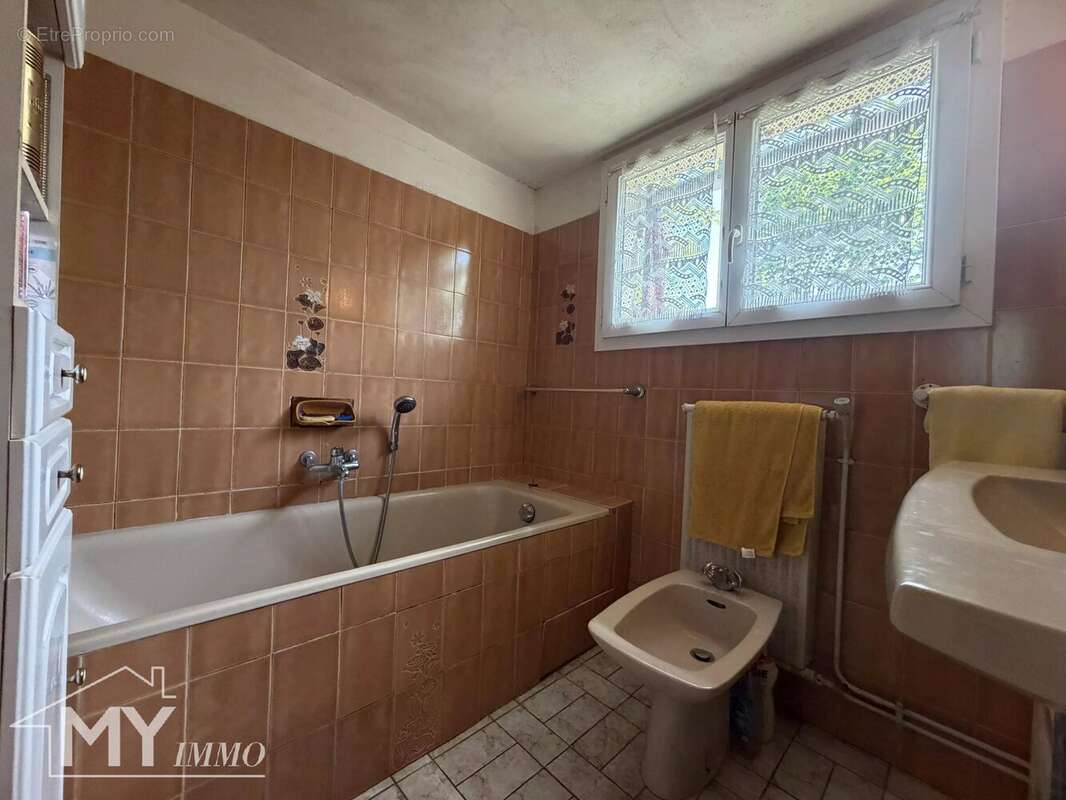 Maison à SAINT-LAURENT-DES-VIGNES