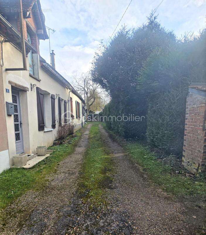 Maison à DOMATS
