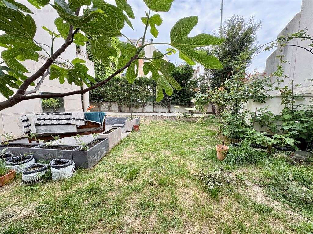 Appartement à ISSY-LES-MOULINEAUX