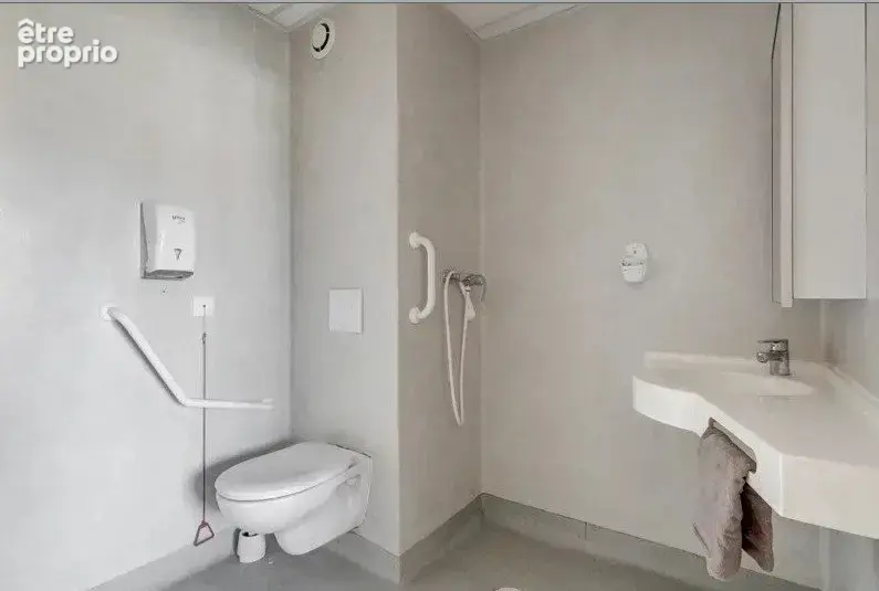 INVESTISSEMENT LOCATIF  Châteauneuf-les-Martigues  Résidence Ehpad Les Jardins de Valtrède - 6.58% de rentabilité - photo 3
