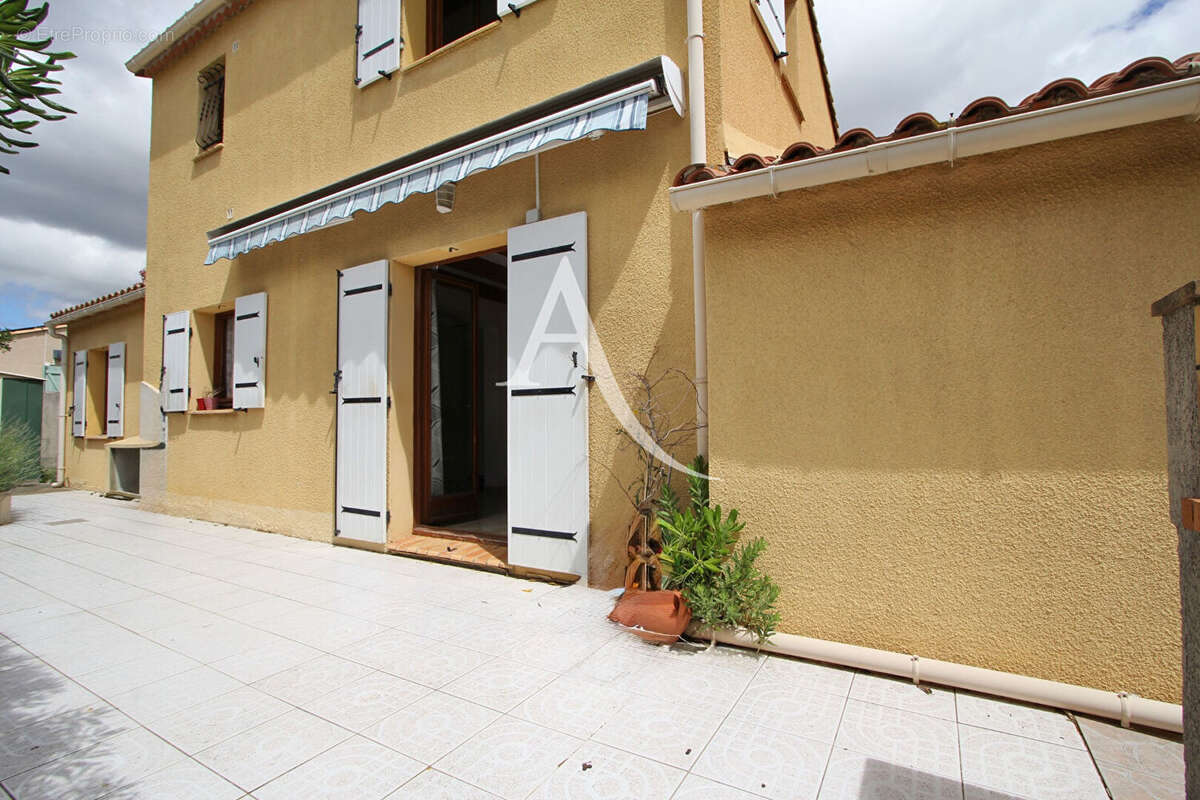 Villeneuve les maguelone - villa non mitoyenne - t5 - construction 1990 -101 m2 - 3 chambres - 1 mezzanine 2 sde - garage - 2 pa - photo 7