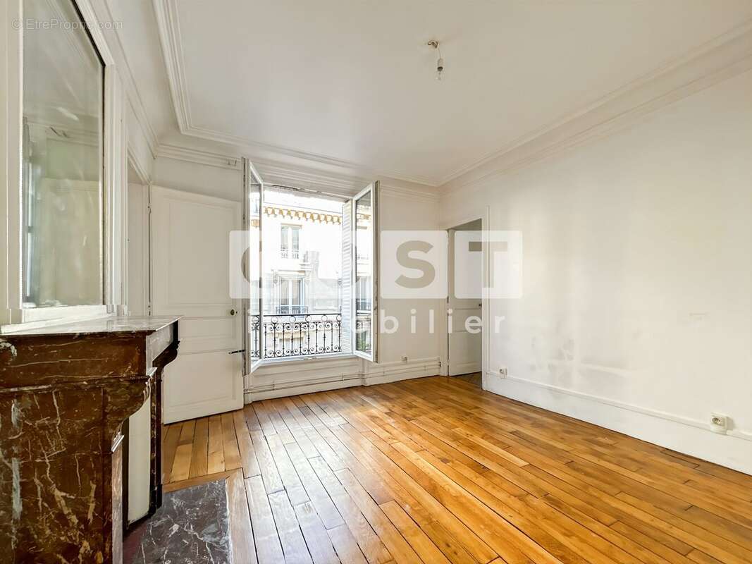 Appartement à PARIS-17E