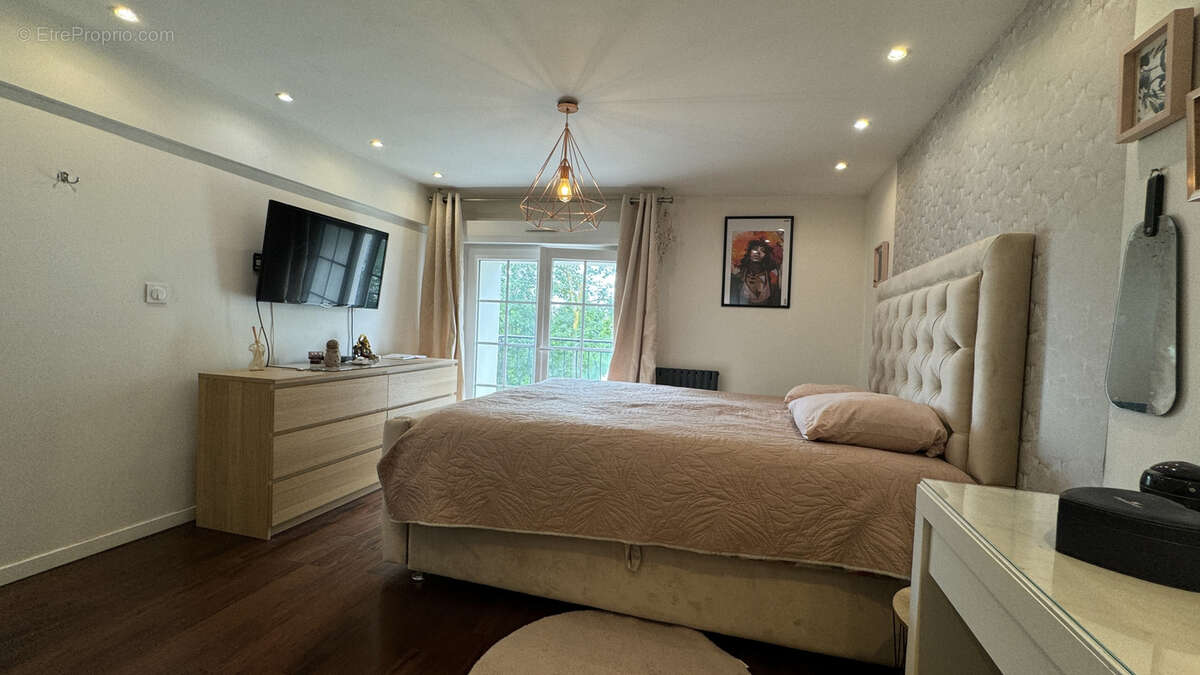 Maison à SAINT-PIERRE-DU-PERRAY