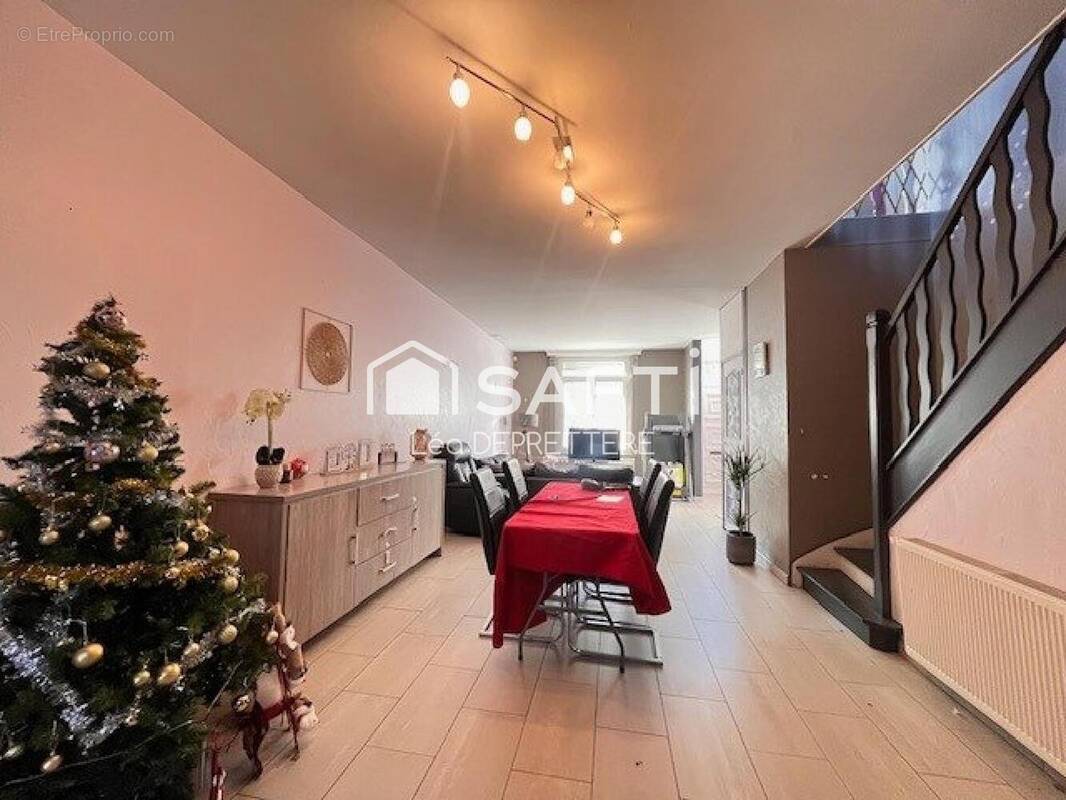 Photo 1 - Maison à ANNEZIN