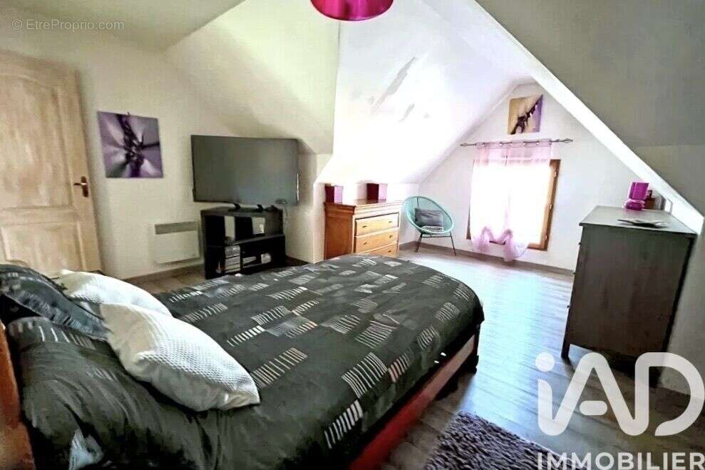 Maison 129 m² à Combs-La-Ville  - photo 8