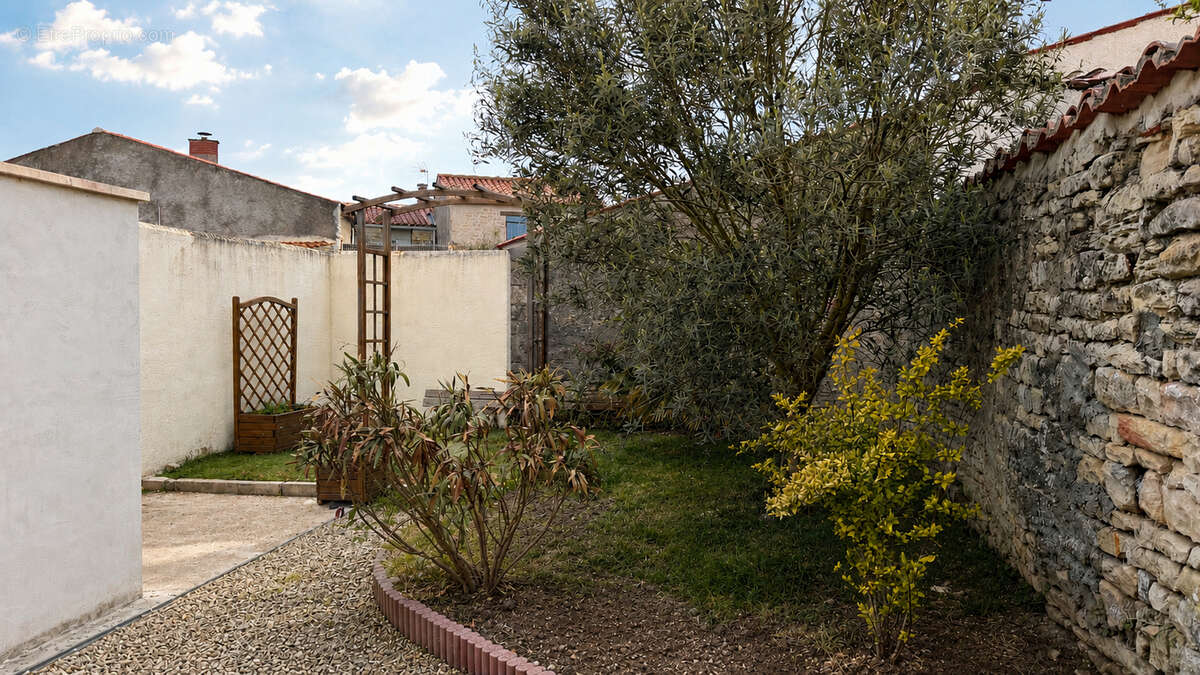 Maison à ANDILLY