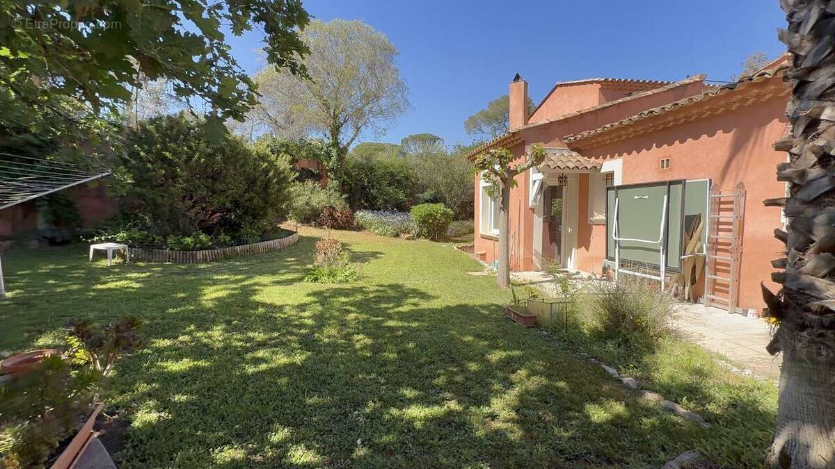 Maison à FREJUS