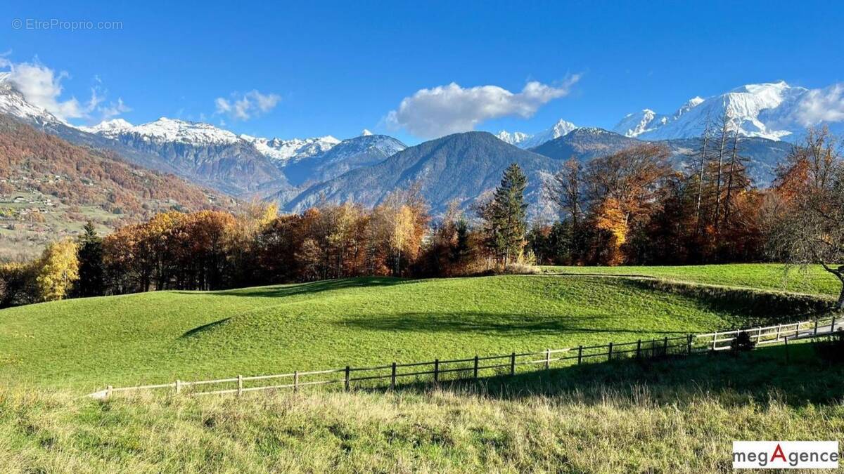 Terrain à DOMANCY