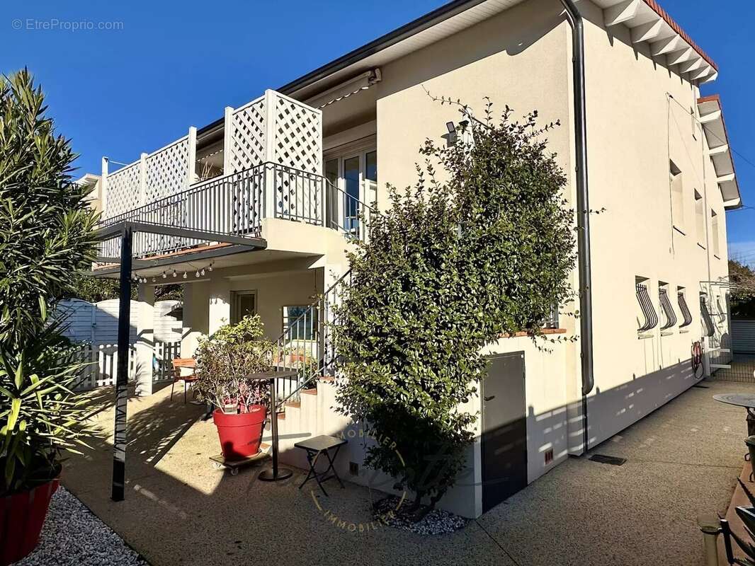 Maison à MONTELIMAR