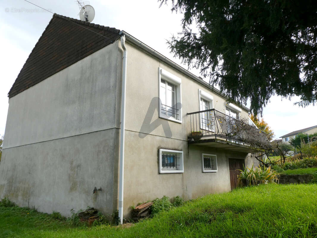 Maison à BESSENAY